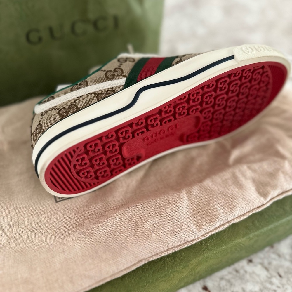 5.5 Gucci authentic! Brown